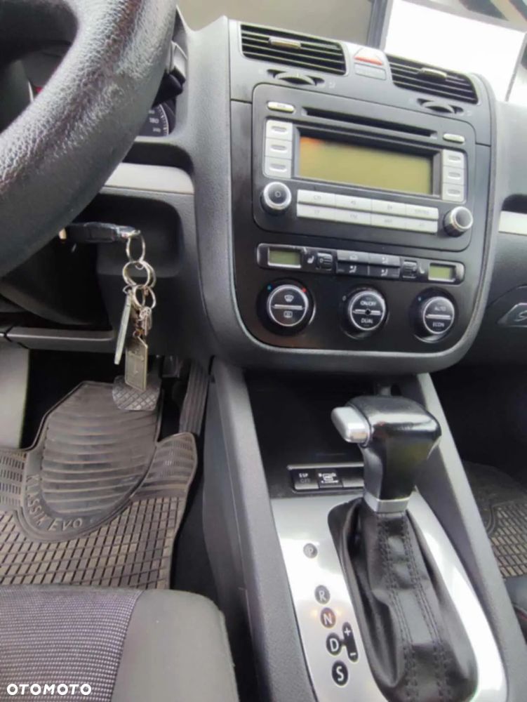 Volkswagen Golf 1.6 Automatik Goal - 3