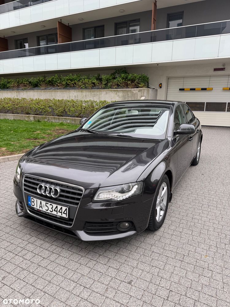Audi A4 Limousine - 1