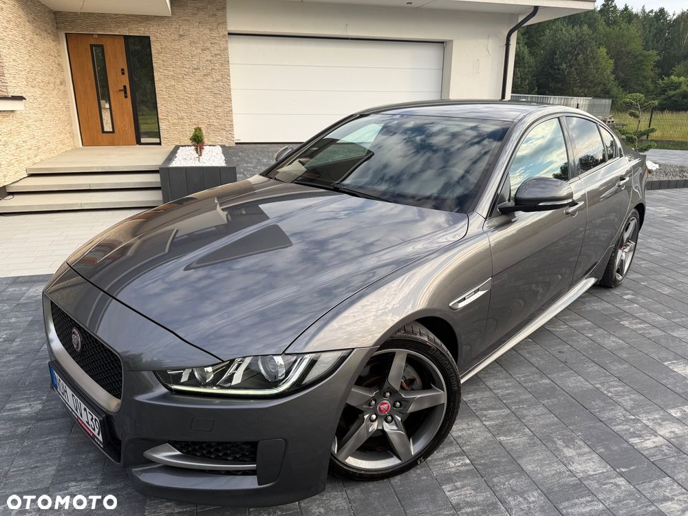 Jaguar XE 2.0 D R-Sport - 2