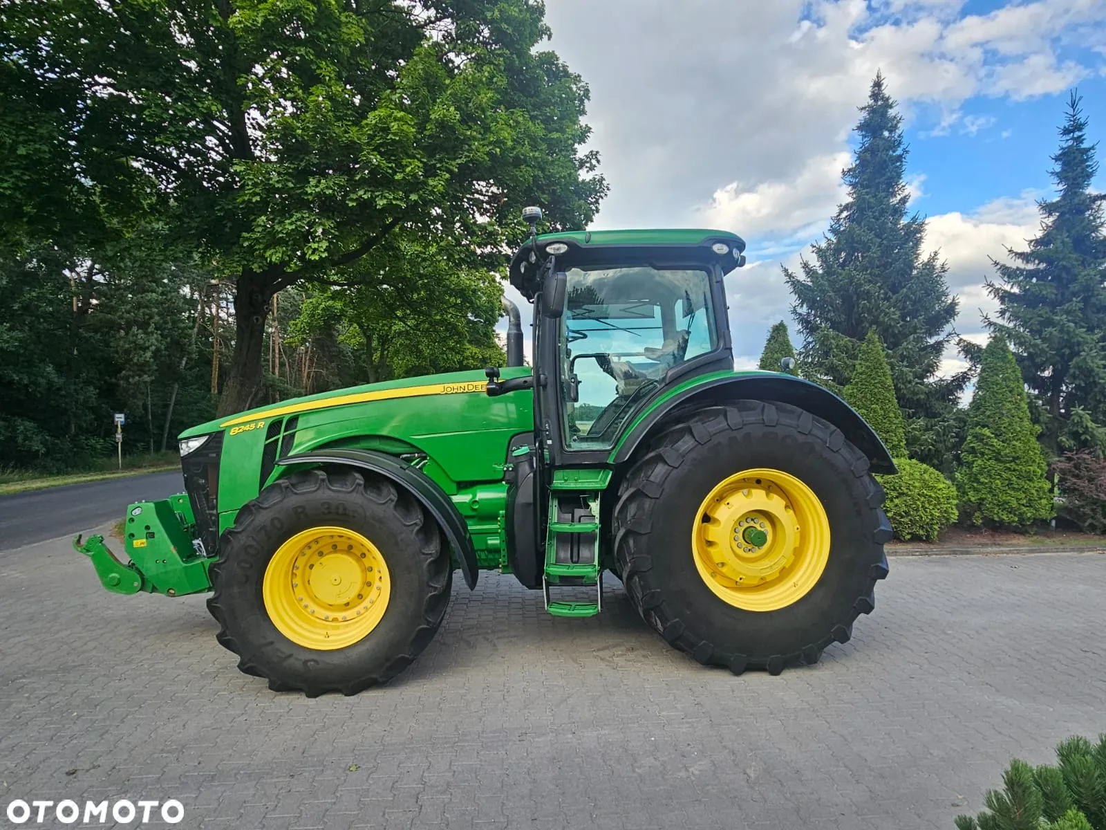 John Deere 8245R - 4