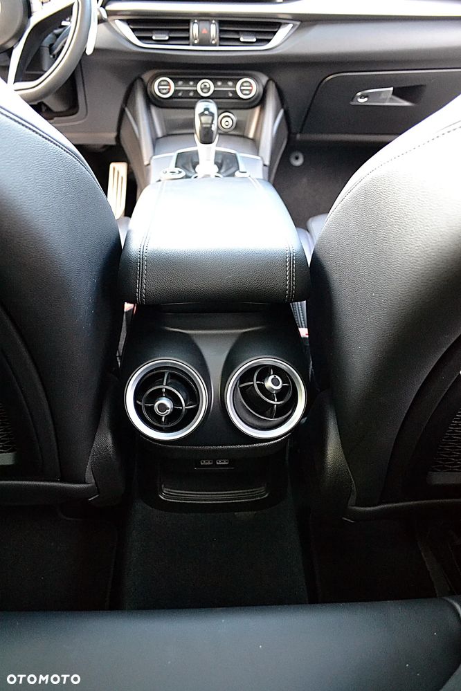 Alfa Romeo Stelvio 2.0 Turbo TI Q4 - 27