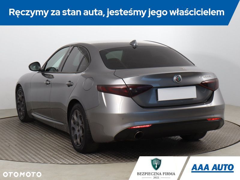Alfa Romeo Giulia - 6