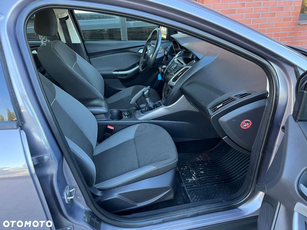 Ford Focus 1.6 Ambiente - 16