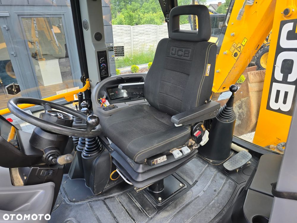 JCB - 3