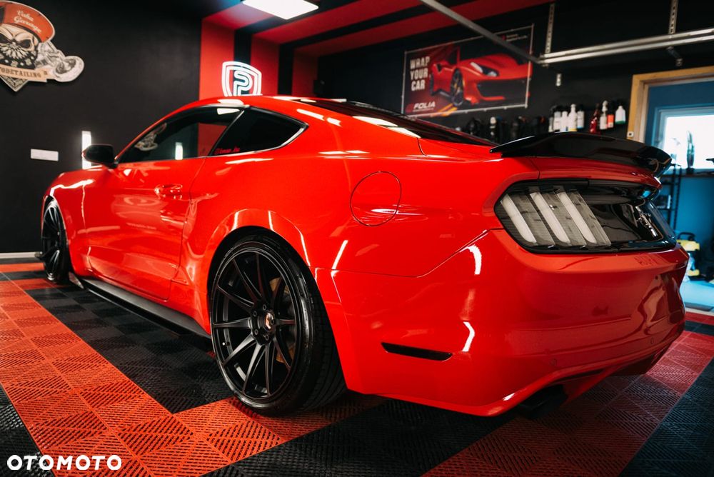 Ford Mustang - 7