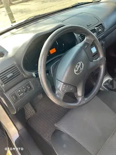 Toyota Avensis - 12