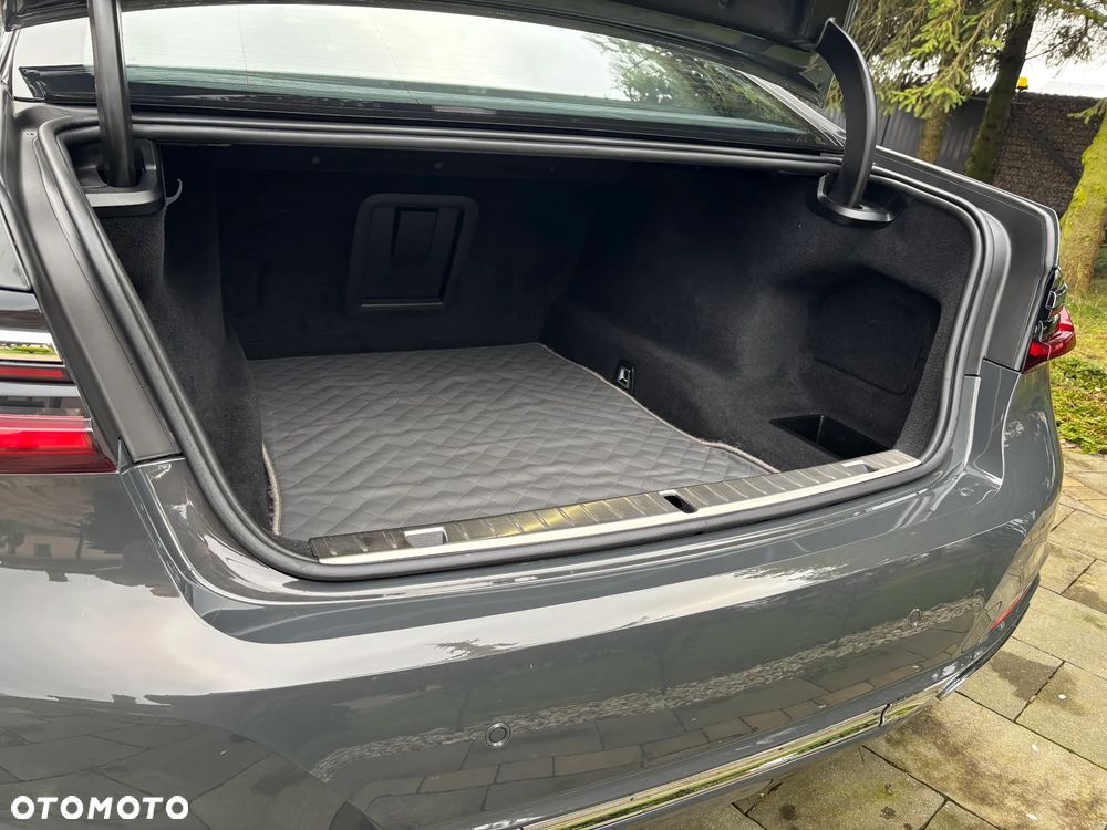 BMW Seria 7 740d xDrive - 21