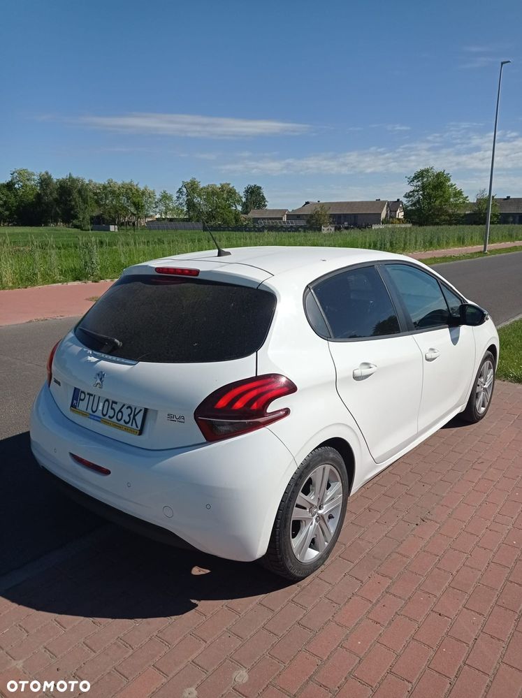 Peugeot 208 PureTech 82 Winter Edition - 4