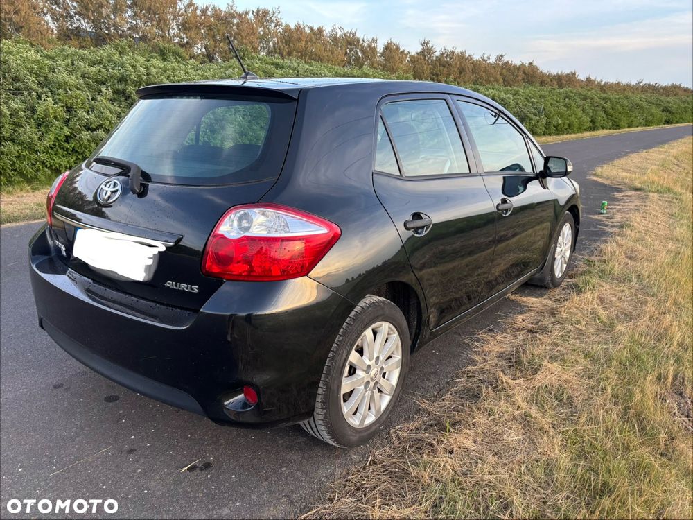 Toyota Auris 1.4 D-4D Luna - 4
