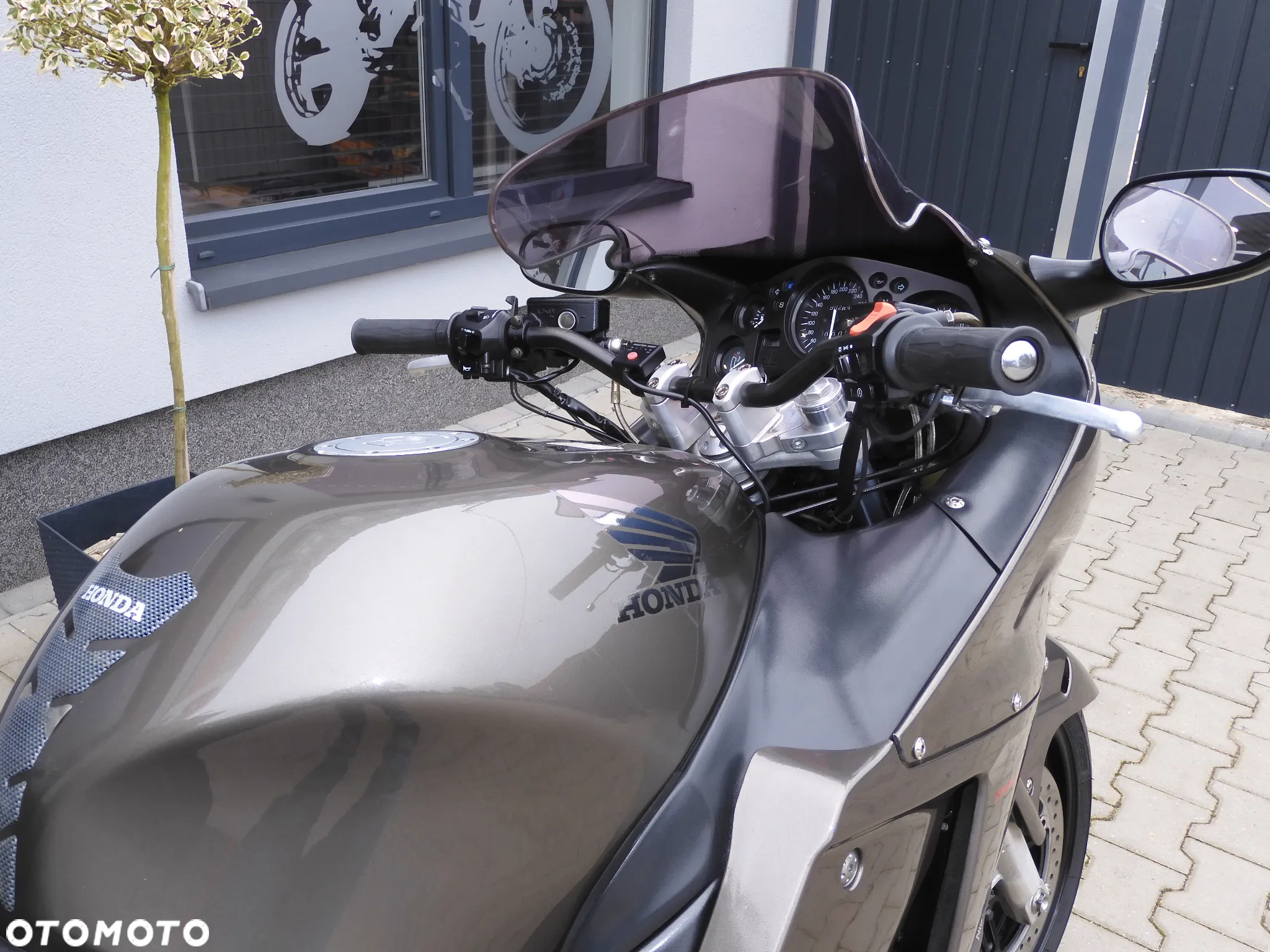 Honda CBR - 11