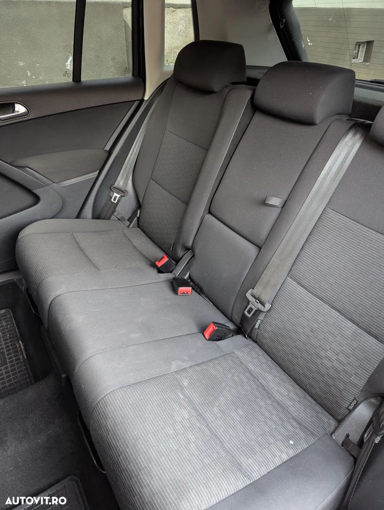 Volkswagen Tiguan - 11