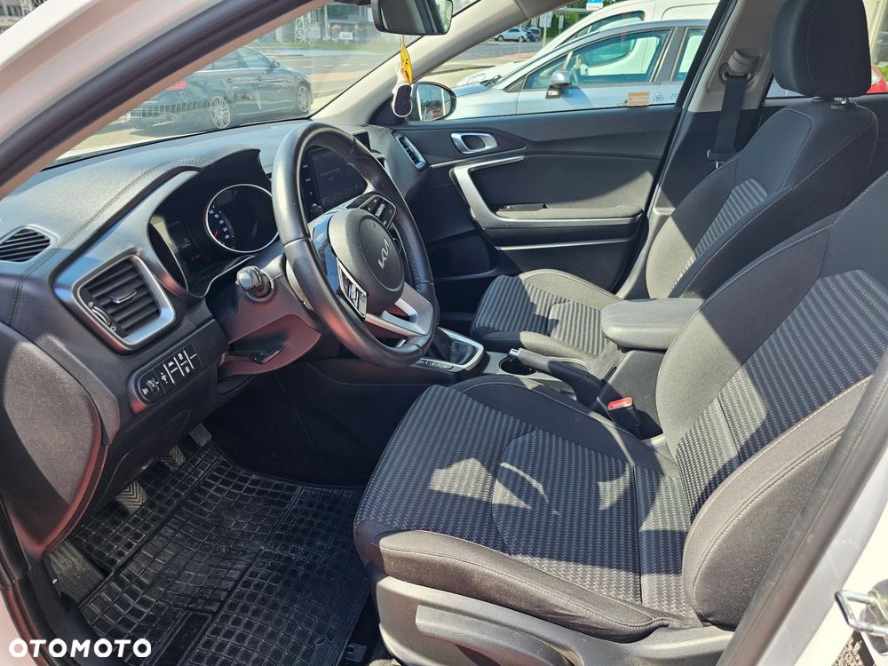 Kia XCeed 1.5 T-GDI M - 13