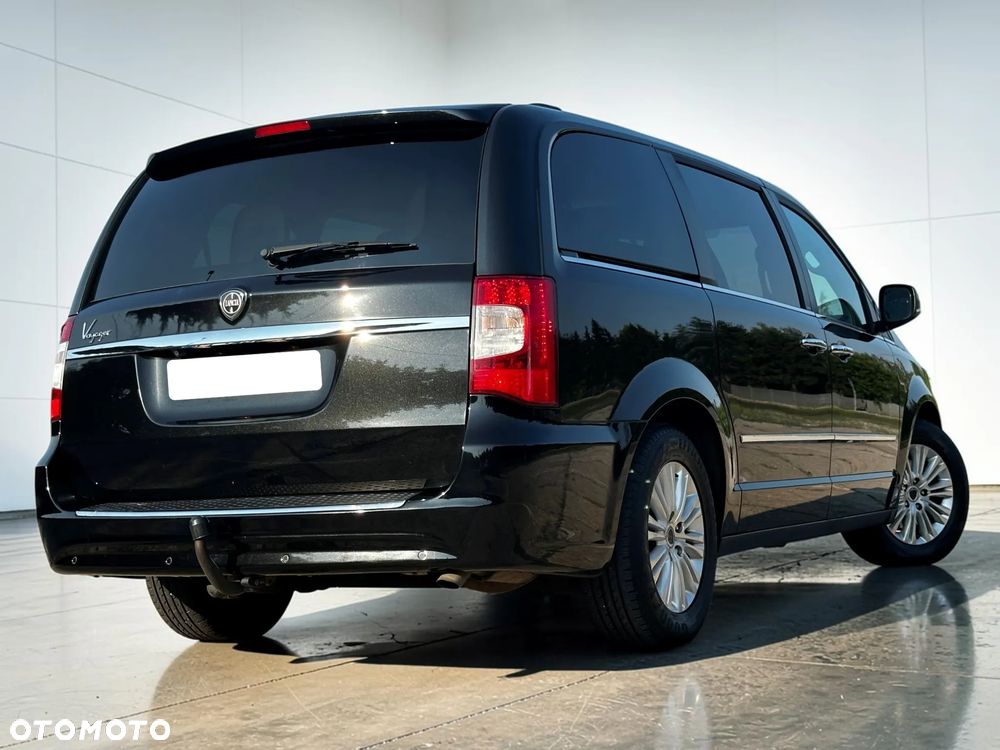 Lancia Voyager 2.8 Multijet 16v Platinum - 16