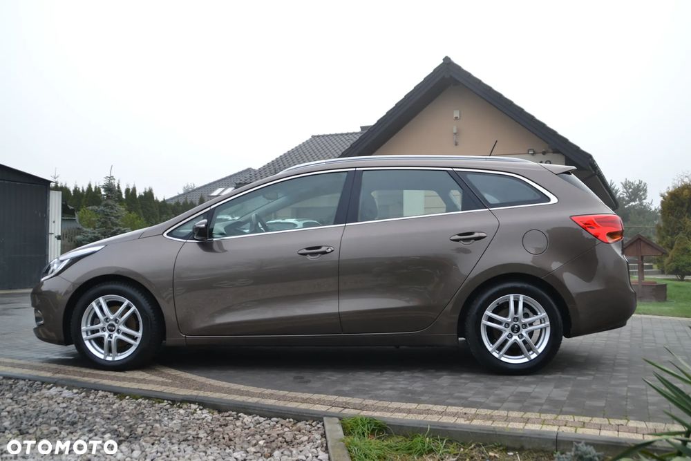Kia Ceed 1.6 GDI Dream-Team Edition - 5