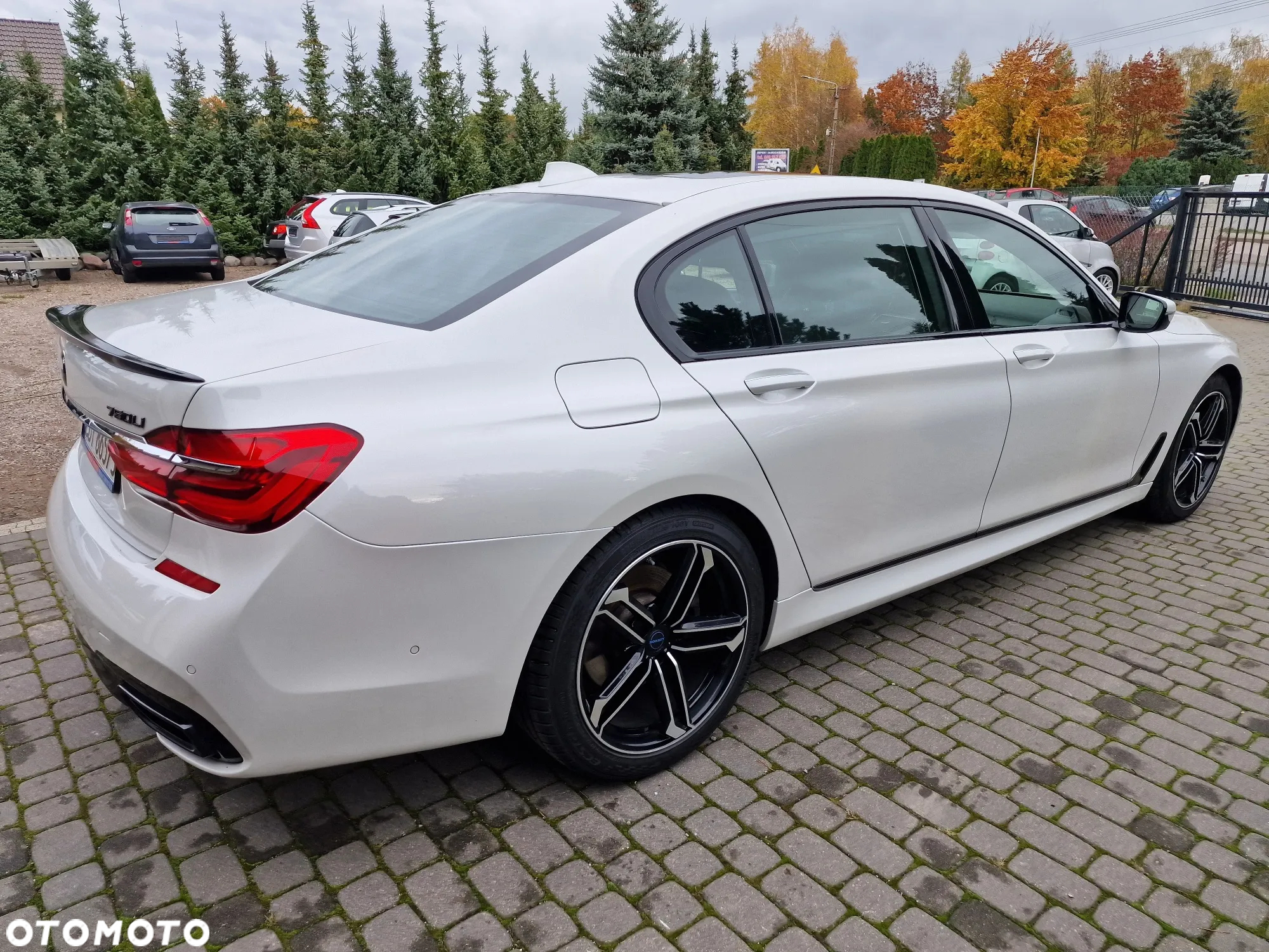 BMW Seria 7 750Li xDrive - 9