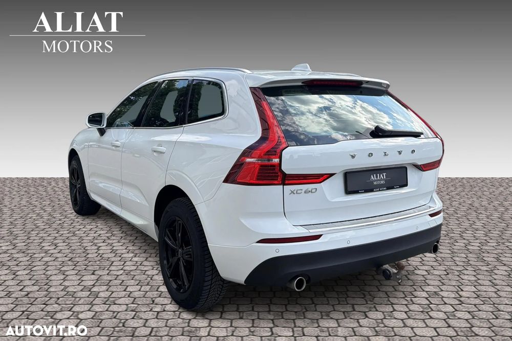 Volvo XC 60 B4 MHEV AT8 AWD Momentum Pro - 8