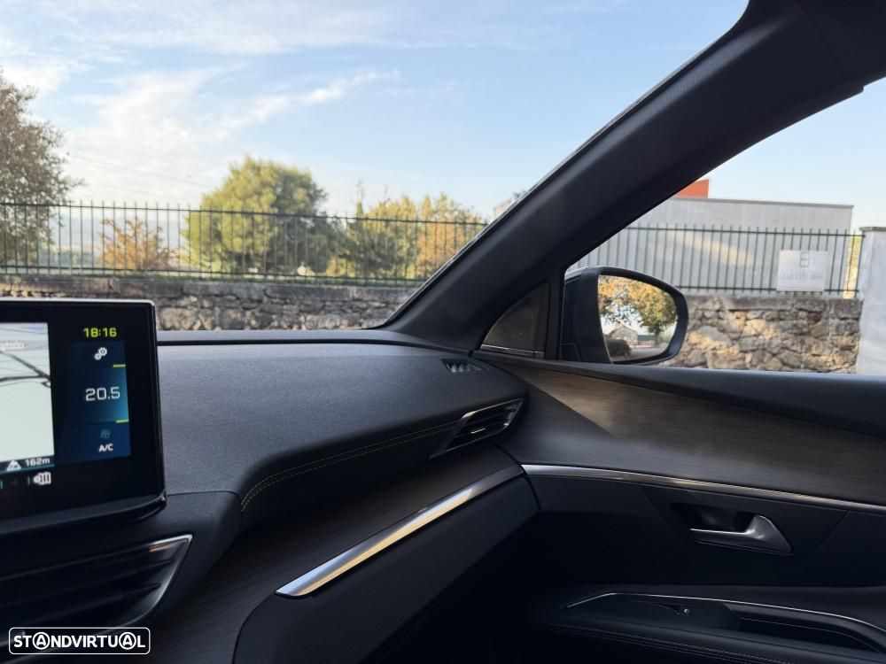 Peugeot 3008 1.6 Hybrid GT Pack e-EAT8 - 28