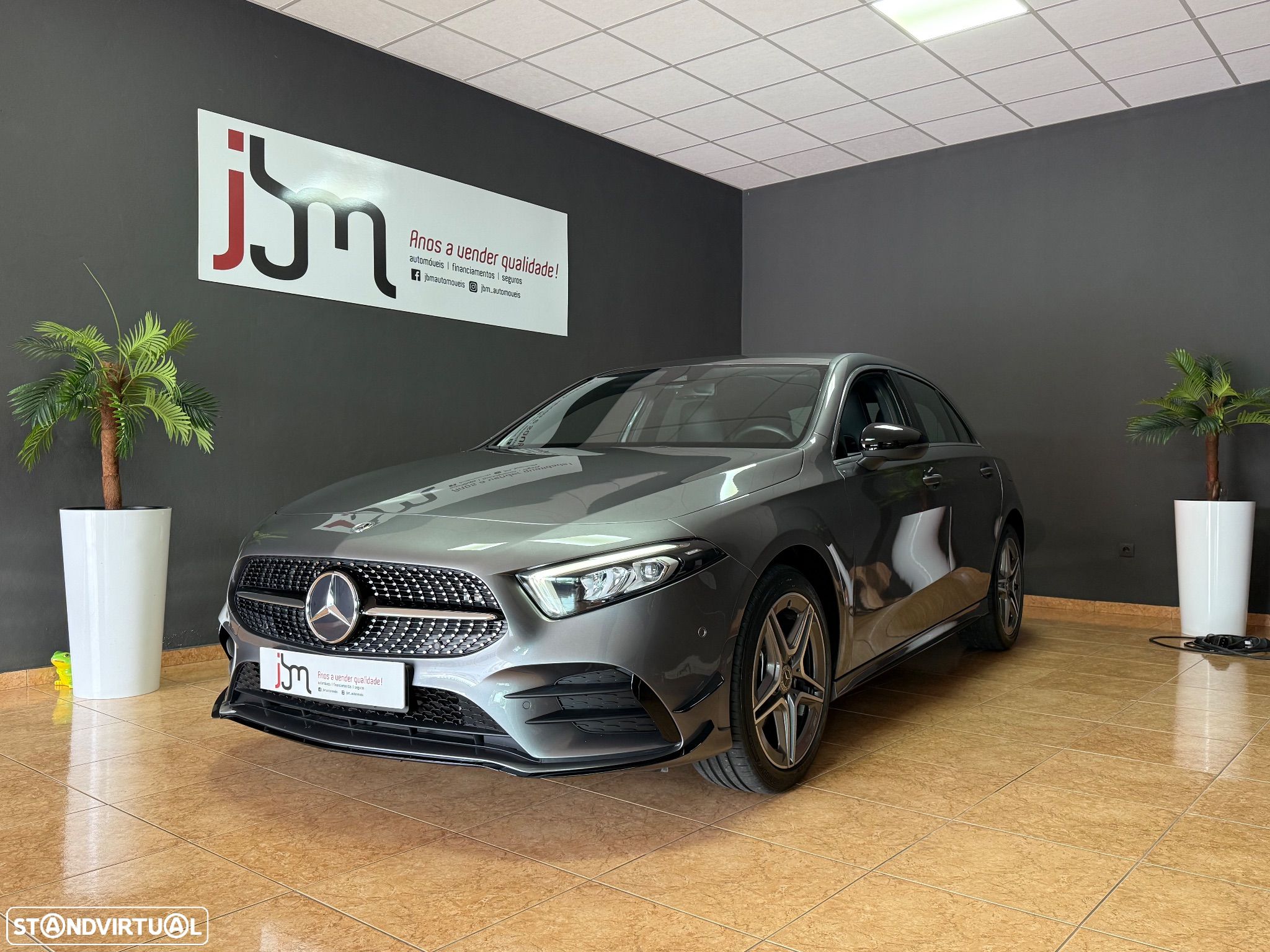 Mercedes-Benz A 250 e AMG Line - 1