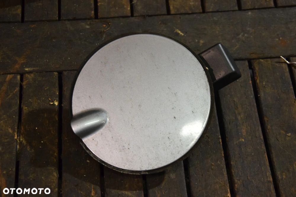 Opel Corsa D Klapka wlewu paliwa Z163 szara - 1
