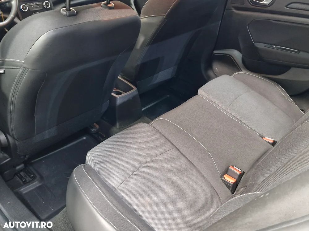 Renault Megane TCe Business - 8