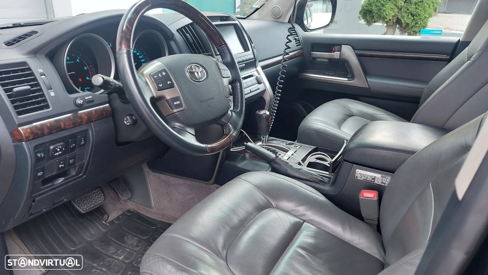 Toyota Land Cruiser 4.5 D-4D V8 - 9