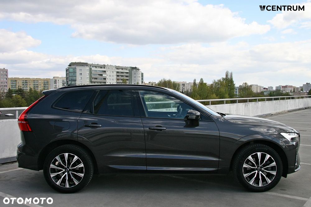 Volvo XC 60 B4 D AWD Plus Dark - 4