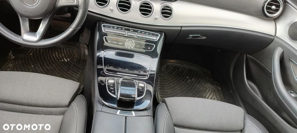 Mercedes-Benz Klasa E 220 d 9G-TRONIC - 11