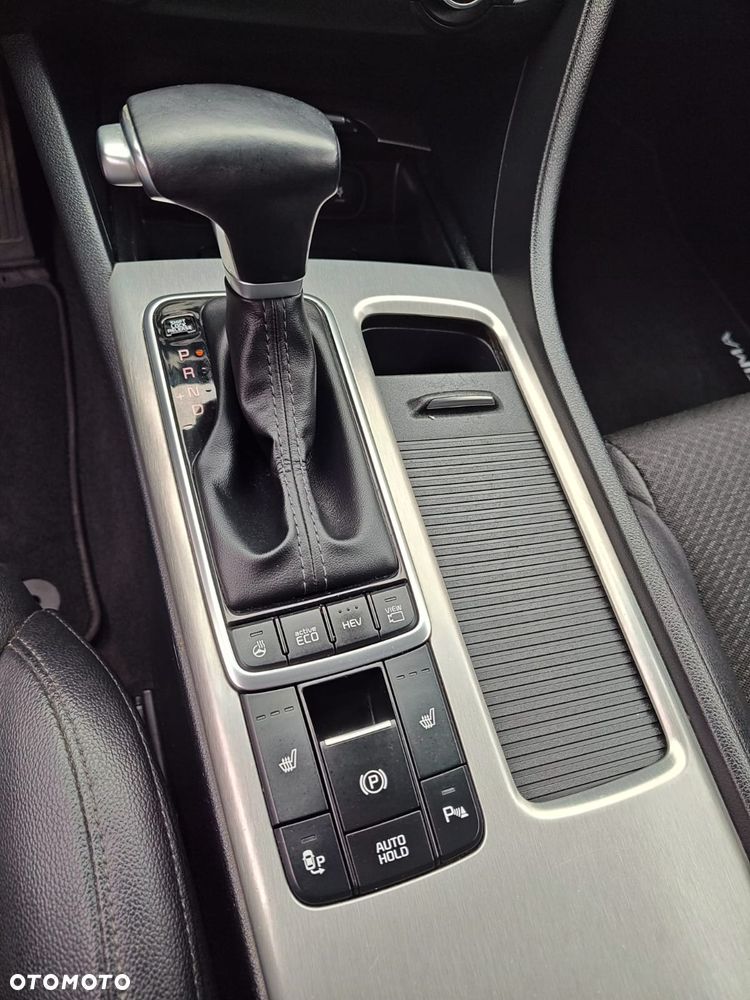 Kia Optima Plug-in Hybrid - 13