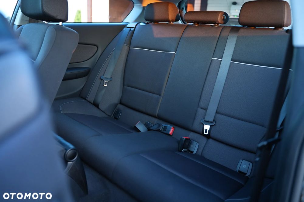 BMW Seria 1 116i - 8
