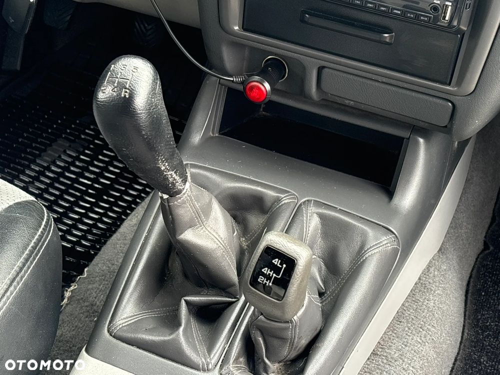 Mitsubishi Pajero Sport 2.5 TD+ Intense - 21