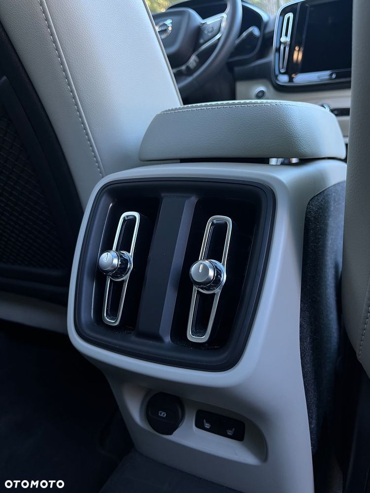 Volvo XC 40 B5 B AWD Ultimate Bright - 12