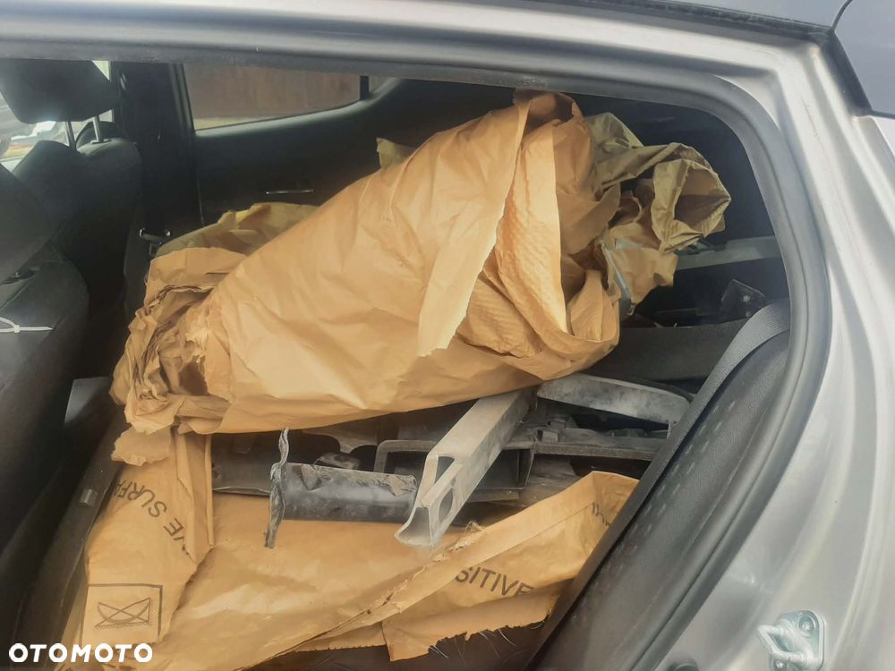 Toyota C-HR Business-Edition - 12