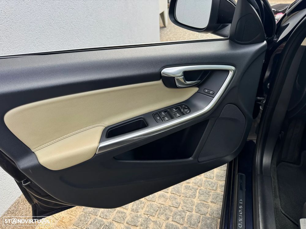 Volvo V60 D6 Twin Engine Geartronic Summum - 15