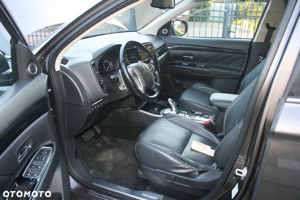 Mitsubishi Outlander Intense + - 22