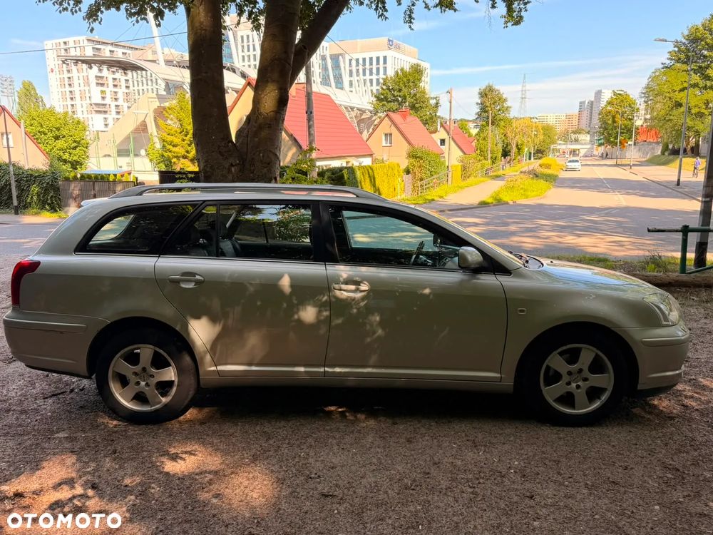 Toyota Avensis - 5