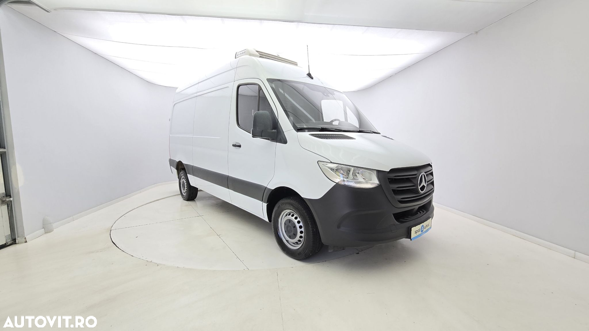 Mercedes-Benz Sprinter - 4