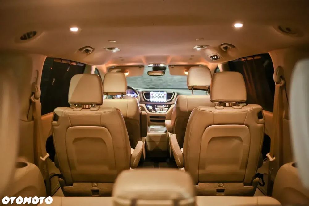 Chrysler Pacifica - 18
