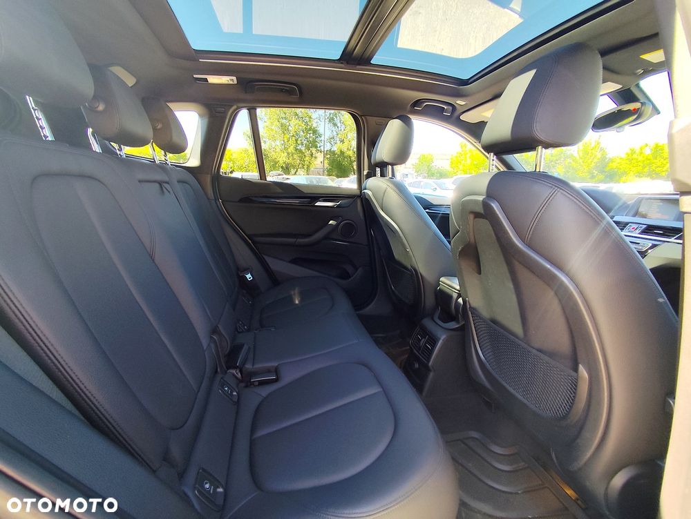 BMW X1 xDrive28i Sport Line - 9
