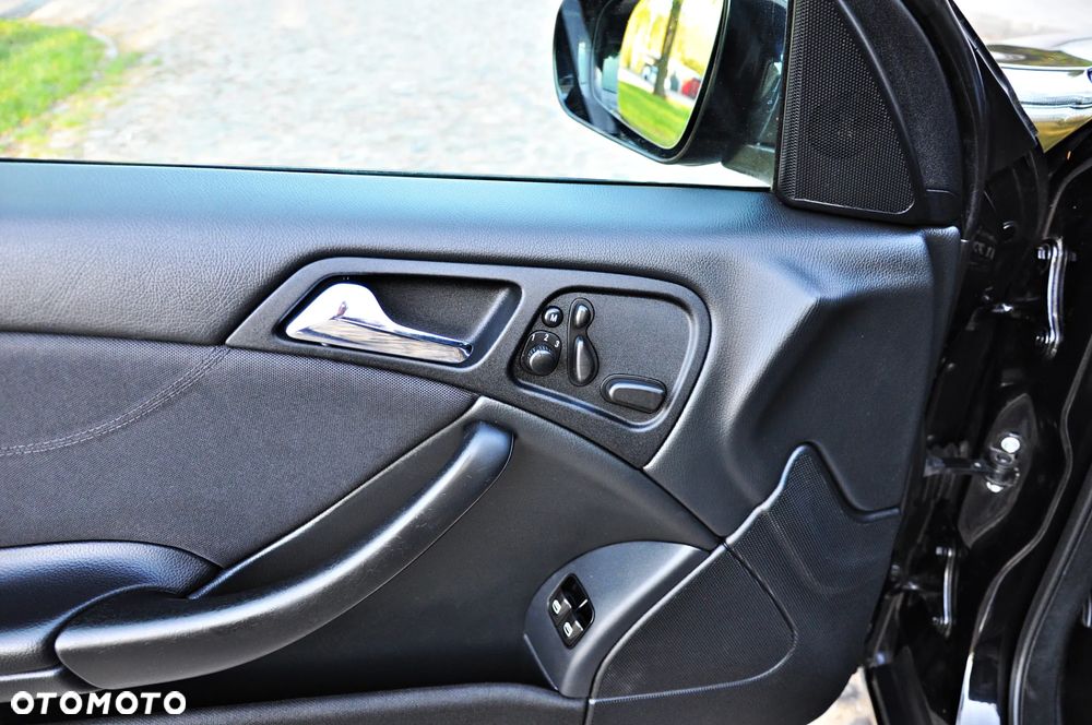 Mercedes-Benz CLC 200 Kompressor - 23