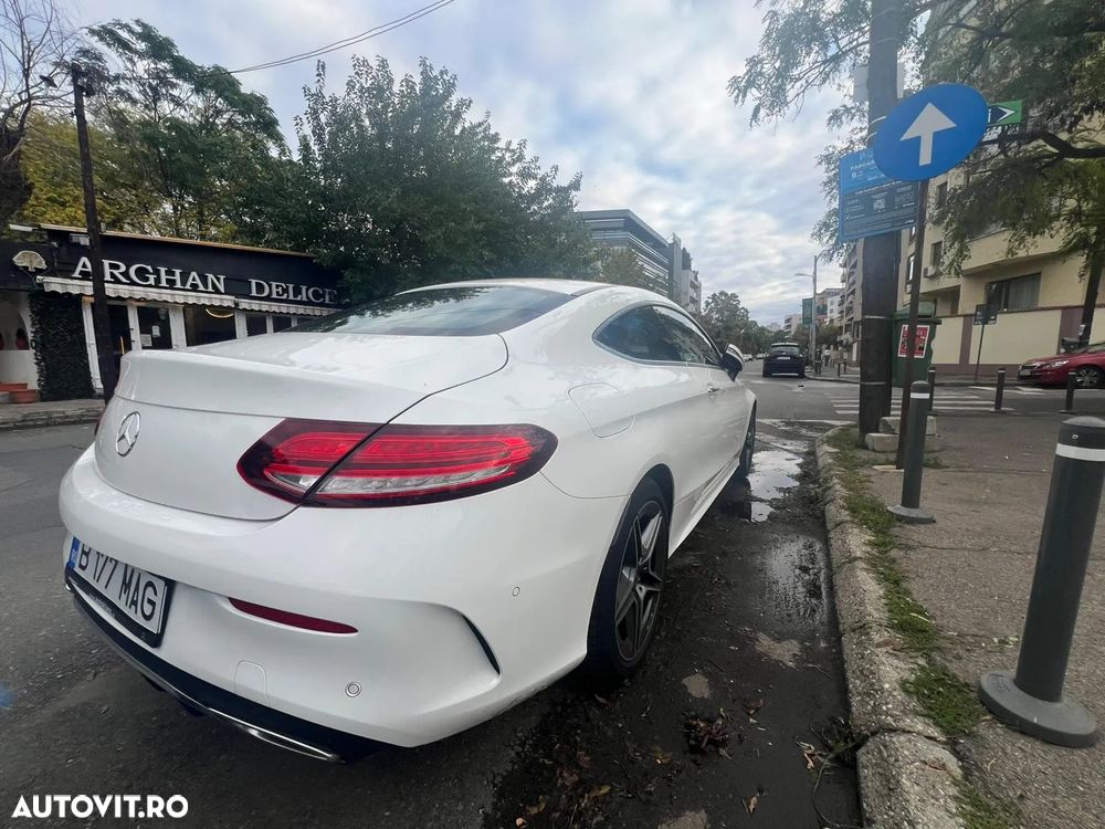 Mercedes-Benz C 400 4MATIC Coupe - 17