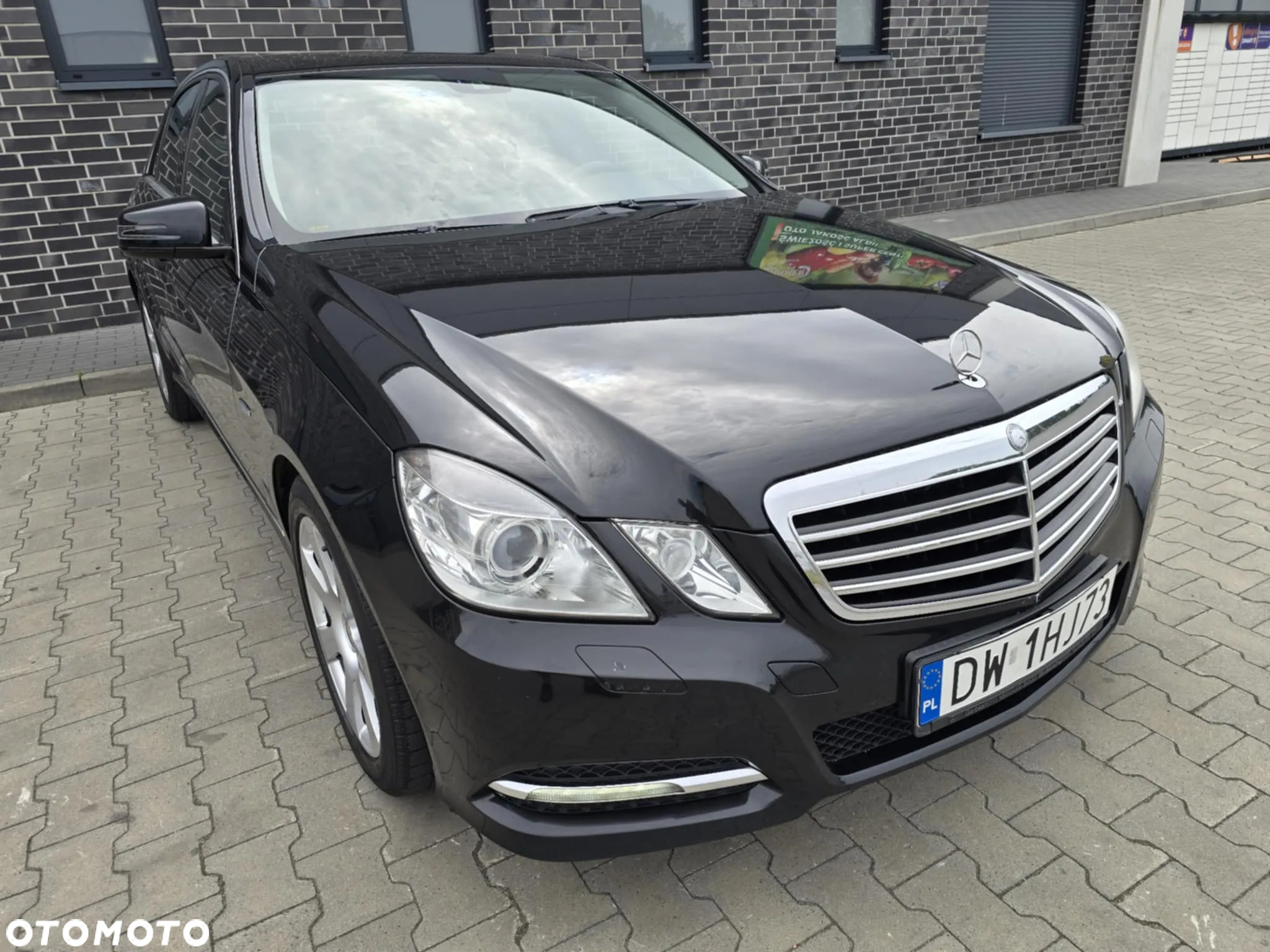 Mercedes-Benz Klasa E 200 T BlueEFFICIENCY 7G-TRONIC Avantgarde - 6