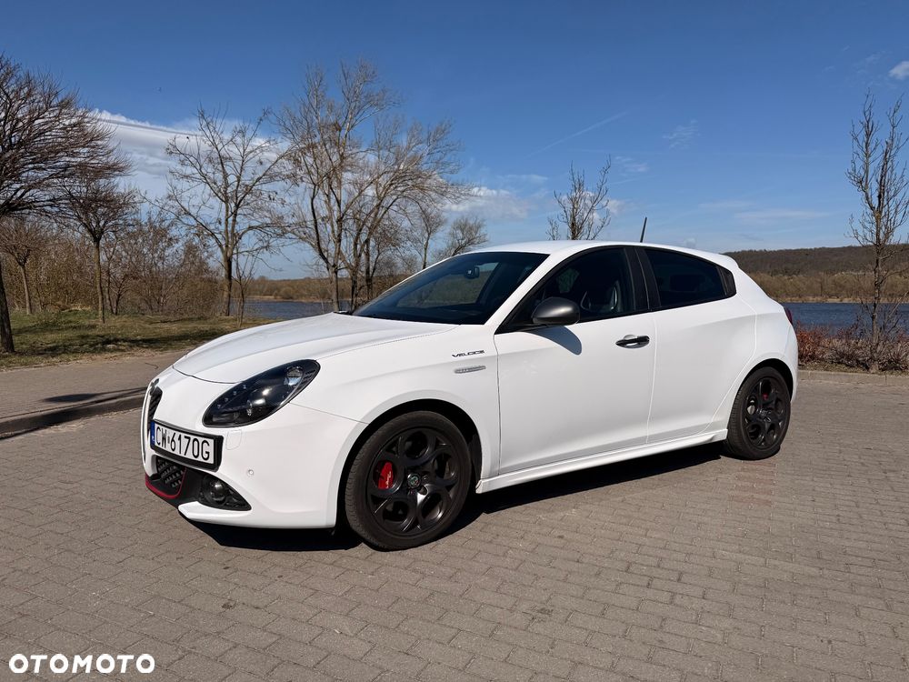 Alfa Romeo Giulietta 1750 TBi Veloce TCT - 2