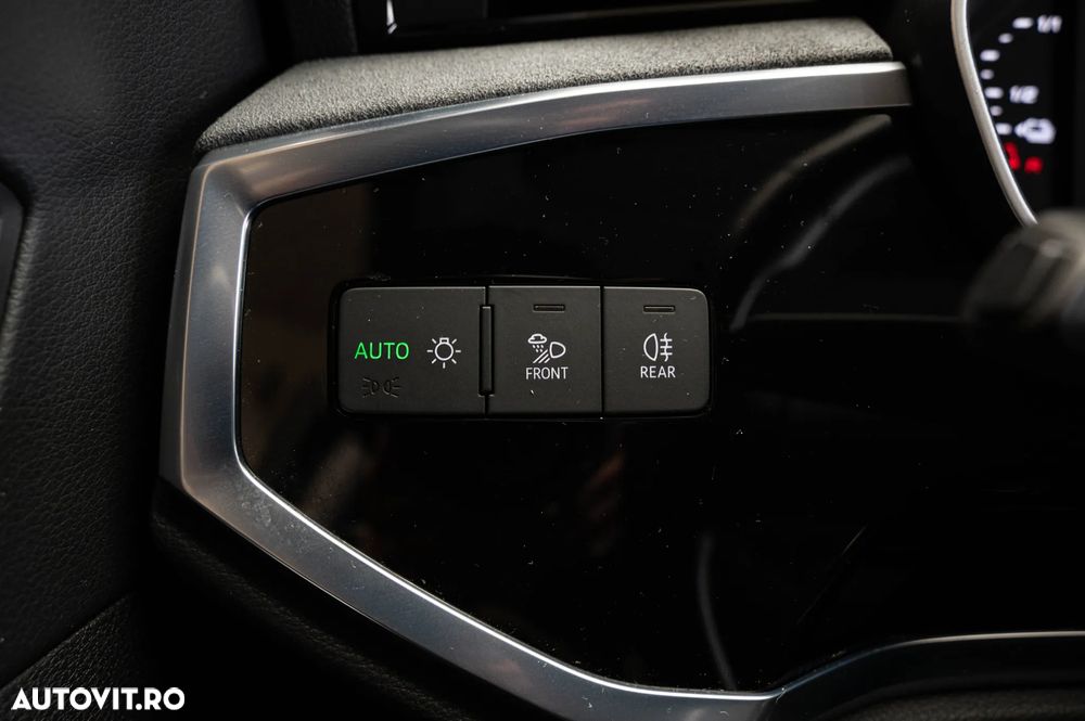 Audi Q3 45 TFSIe S tronic - 28