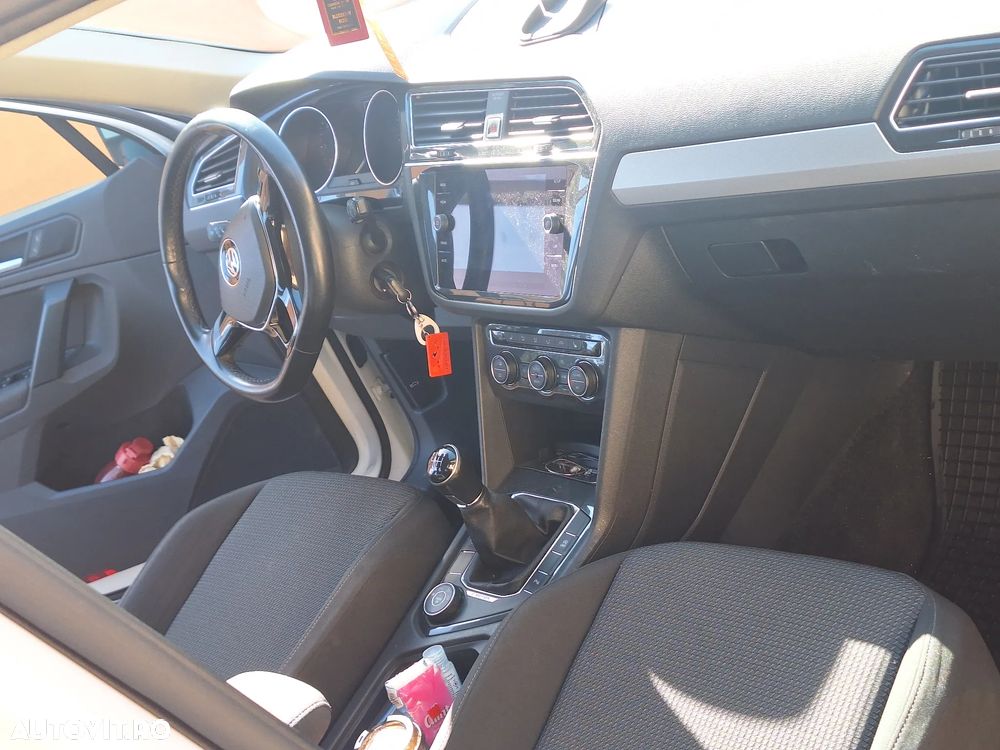 Volkswagen Tiguan 2.0 TDI DPF 4Mot Trendline - 8