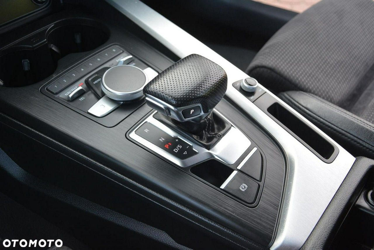 Audi A4 Avant 2.0 TDI ultra S tronic sport - 32