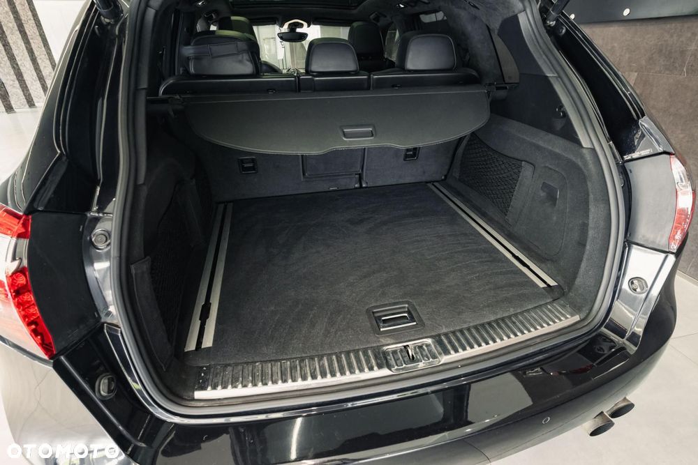 Porsche Cayenne Turbo - 36