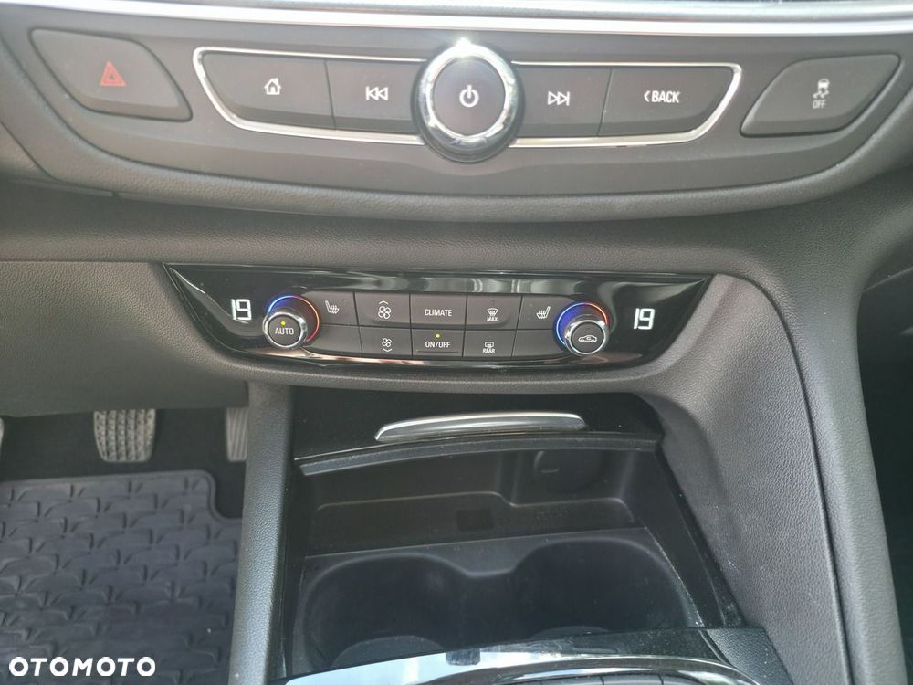 Opel Insignia - 18