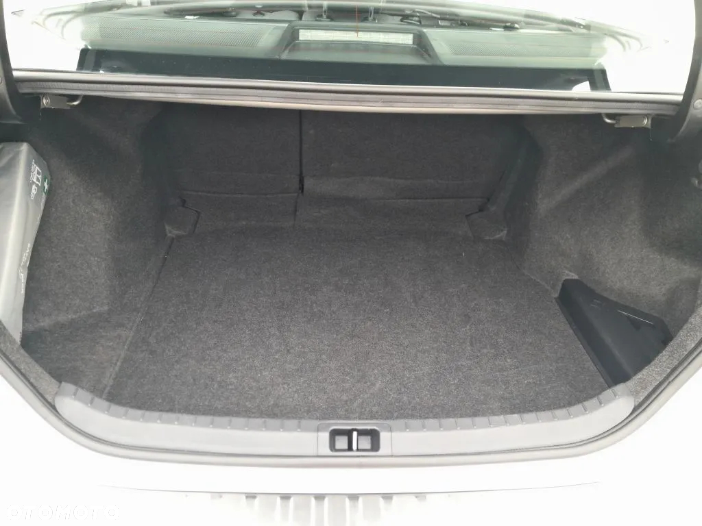 Toyota Corolla 1.6 Comfort - 20