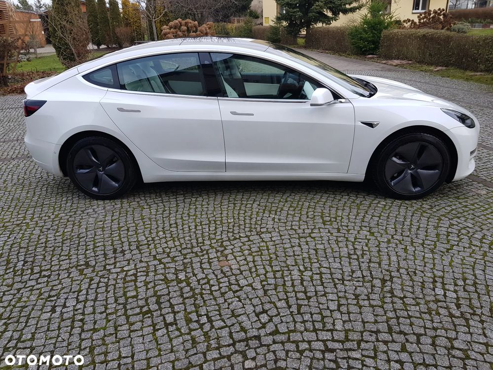 Tesla Model 3 - 5