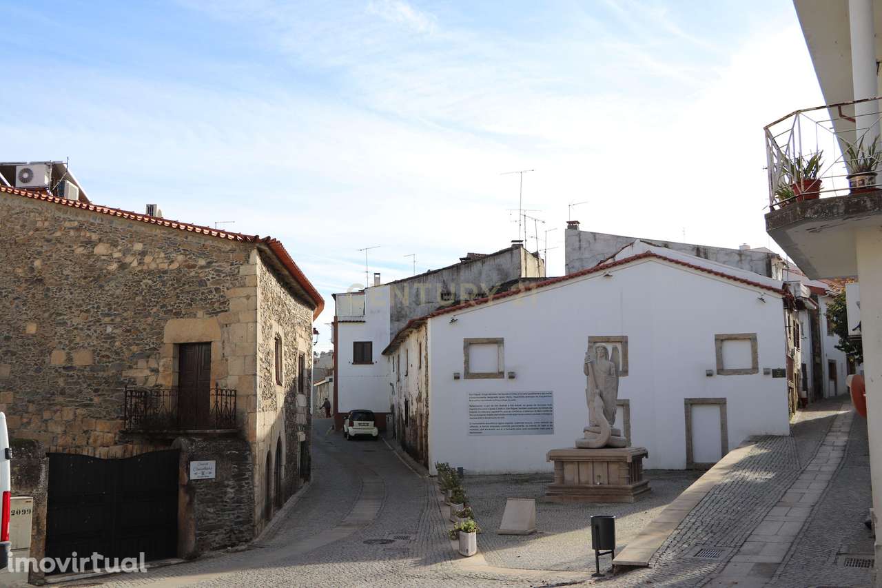 Moradia T3 em Freixo de Espada à Cinta, Distrito de Bragança - Grande imagem: 4/39